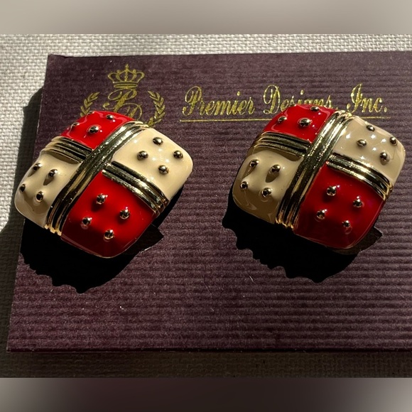 Vintage Premier Designs “Dotted Swiss” Red & Cream Enamel Clip-On Earrings - Picture 4 of 4
